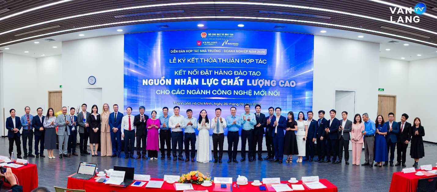 Hong Duc University Participates in the 2026 School–Enterprise Cooperation Forum.